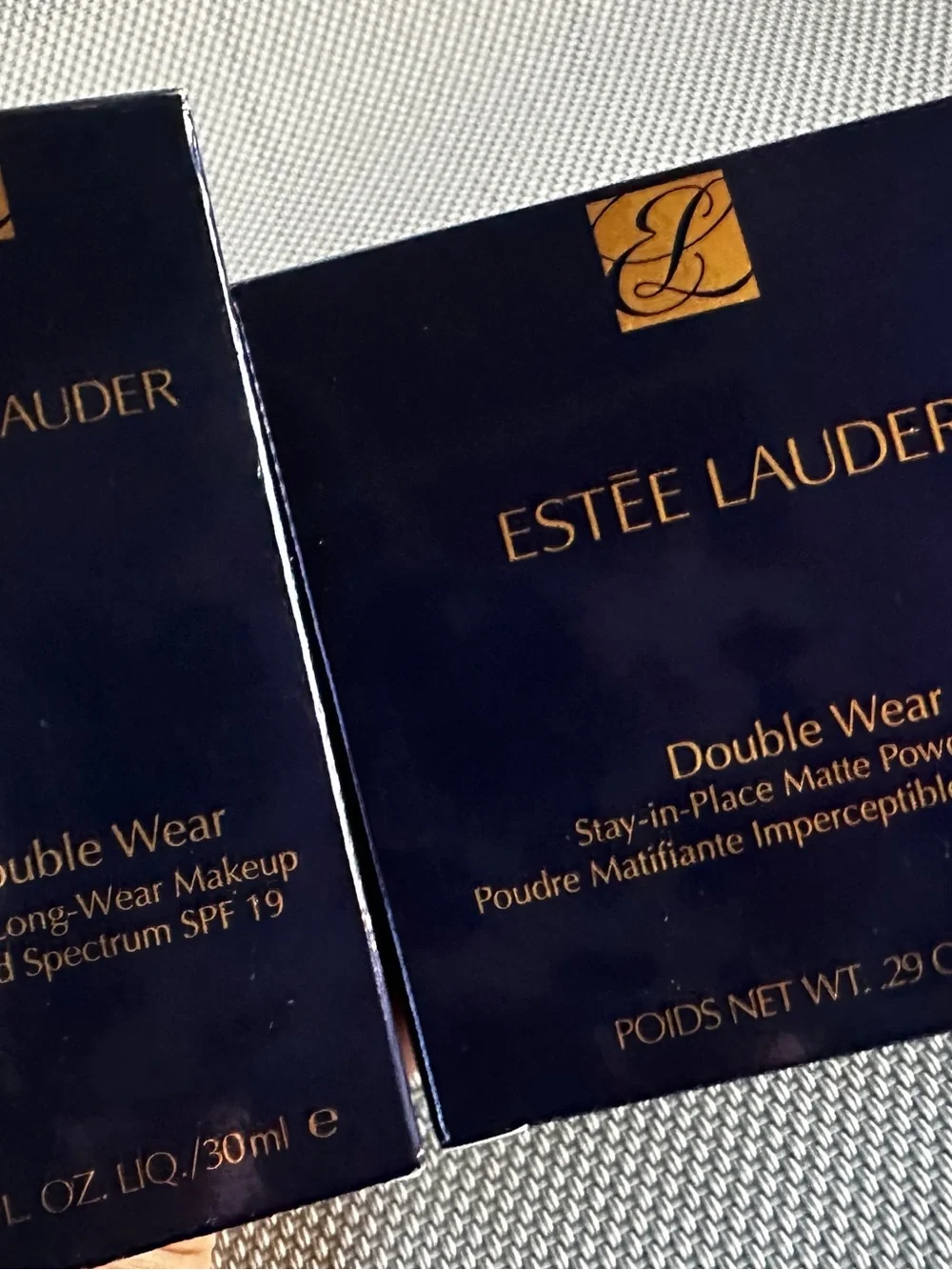 Estee Lauder Double Wear Sheer Foundation & Powder Compact.